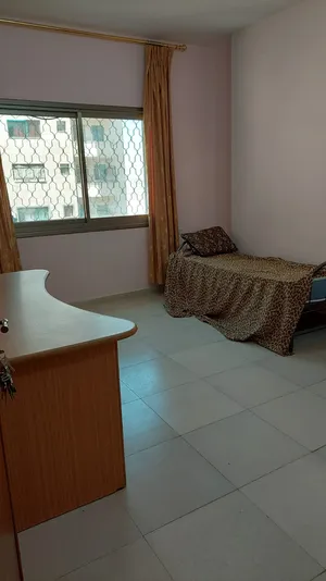 ‏٤ غرف نوم ‏.‏ ٣ حمّامات ‏.‏ 180 م٢‏4