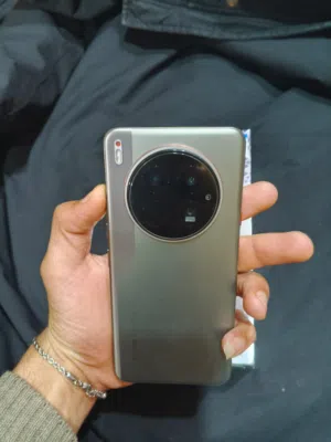 Tecno Camon 256 GB in Basra