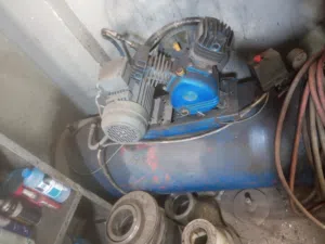 كمبريسه 250لترهواء للبيع بحاله جيده جدا