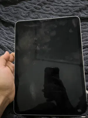 Apple iPad Pro 11 128 GB in Basra