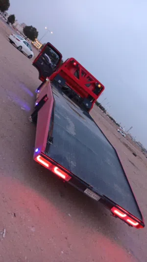 سطحه الرياض خارجي داخلي لنقل السيارات