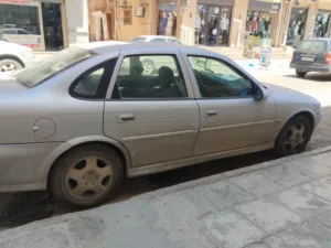 اوبل فيكترا حاجه نظيف خاليه من الحوادث ماشيه 151كم السعر 15 وساهل مش حانقصرو مع حد