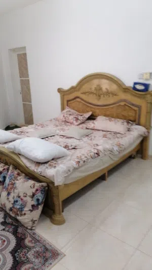 غرفة للإيجار اليومي أو الشهري أو السنوي بالسيح الأحمر