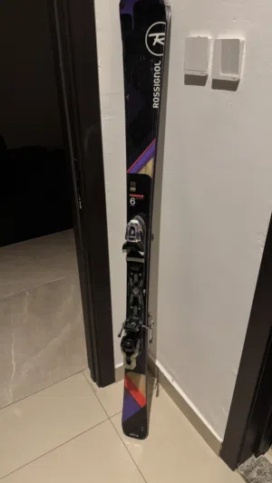 للبيع اسكيات rossignol