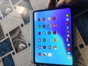 Apple iPad Pro 6 256 GB in Basra