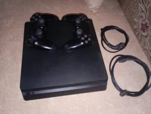 PS4+6jeux للبيع