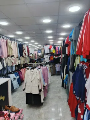 محل تجاري للبيع مع الديكور بخلوو