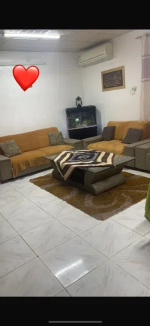 كنب صاله 6 اشخاص بحاله ممتازه