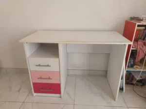 مكتب دراسي ابيض مع ادراج  white desk with drawers