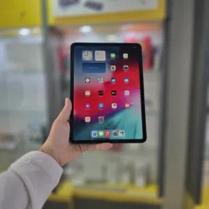 iPad Pro 11" – 256GB – Wi-Fi + SIM – 2-Month Warranty – Price: 135 OMR