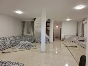 شقة ارضية كبيرة للايجار الخدمي فى النوفليين