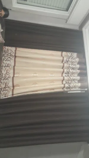 برادي للبيع للاسود شفون وفوال سكني للبيع بردايتين بسعر مناسب قطعتين كل قطعه مع فوال متر ونص