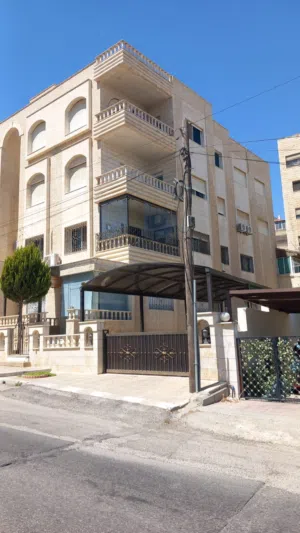 270 m2 4 Bedrooms Apartments for Sale in Amman Tla' Al Ali Al Shamali