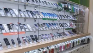للبيع أو للضمان ترخيص محل موبايلات 4 أنشطة شامل تجارة الجملة و التجزئة ، بيع بالتجزئة ، استيراد