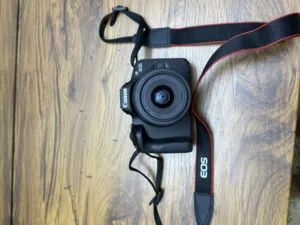 كاميرا CANONR50