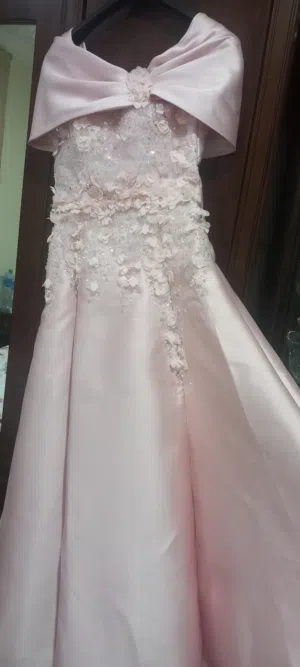 فستان سهرة شبه جديد