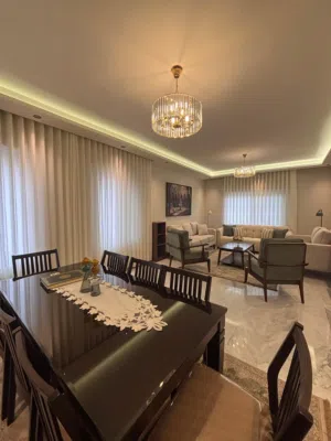شقة مميزة للبيع في الشميساني 183م. طابق 3