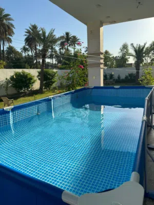 مسبح حجم كبير