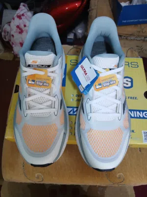 skechers slip ins max cushioning (28.5) 44 بحاله زیرو