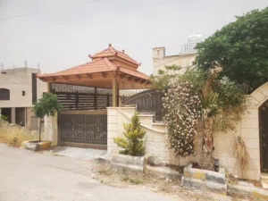 700 m2 More than 6 bedrooms Townhouse for Sale in Zarqa Birayn