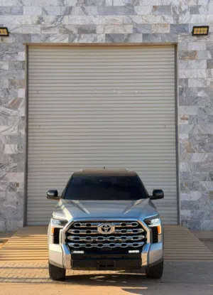 TOYOTA TUNDRA