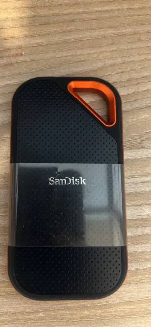 قرص صلب محمول SanDisk SSD E82 Extreme PRO بسعة 2 تيرابايت و 4 تيرابايت