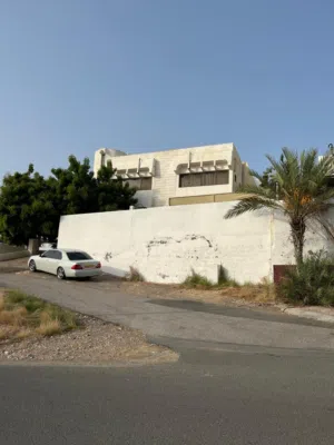 فلة مؤجرة للبيع موقع مميز