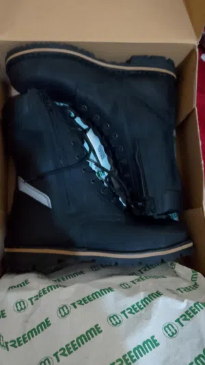 حذاء جديد بثمن مناسب