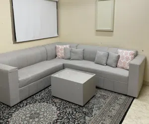 كنب حرف L مع الطاولة