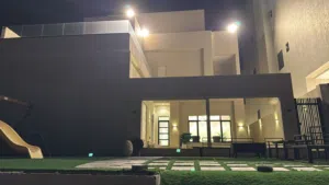 للبيع فيلا بعبد الله المبارك ثلاث أدوار وربع زاويه وارتداد