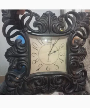 ساعة حائط للبيع اقرأ الاعلان