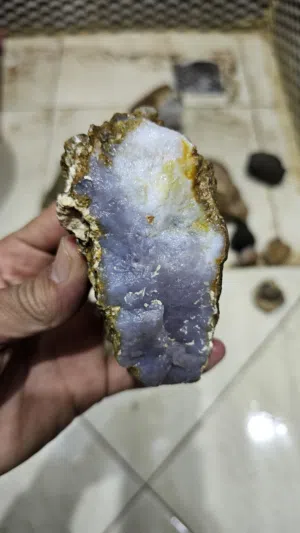 حجر عقيق ازرق رمادي