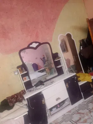 غرفة اخشاب البيع عنوان أربع عيون