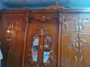 سلام عليكم ورحمه الله وبركاته غرفه نوم اخشاب درجه اولى للبيع مستعجل على بيعته