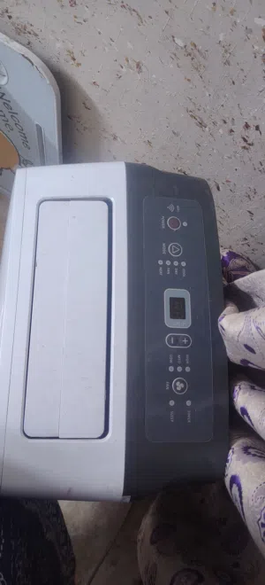 سبلت عامودي 3 طن الخافظ تبريد ثلاجه يخبل والثاني سبلت ابو الطن واحد استعمال قليل هايسنس