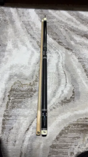 للبيع كيو بلياردو Peri p20