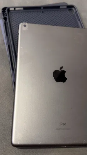 Apple iPad 8 32 GB in Al Batinah