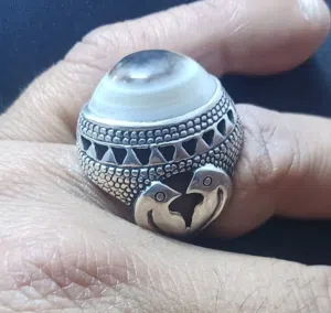 خاتم يماني جزع صياغة ثقيلة قياس 22 وخاتم يماني لون فستقي قياس 19 واحجار