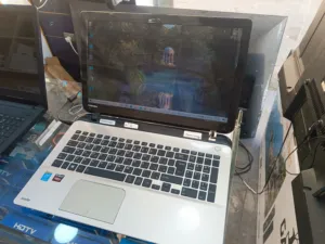 توشيبا i5 رام 4 و SSD و كرت شاشه AMD RADEON