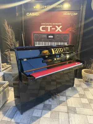 Yamaha LU90 piano