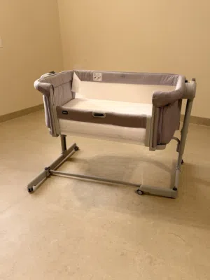 سرير أطفال Chicco Next2Me / Bedside Crib بحالة ممتازة – 40 ريال فقط