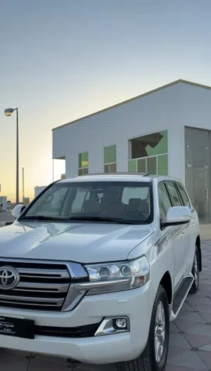 Used Toyota Land Cruiser in Al Dhahirah