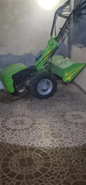 عزاقه للبيع. زي ماموضح في الصوره.