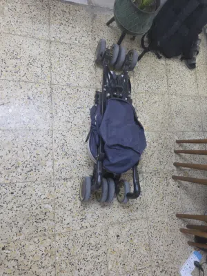 عربة طفل للبيع