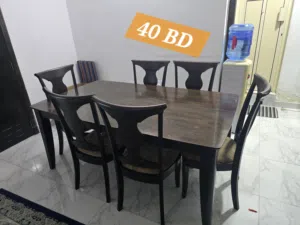 طاولة طعام نظيفة جدا / Dinning Table