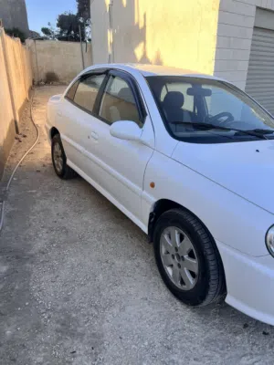 كيا ريو 2002