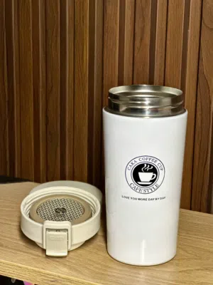 كوب قهوة حافظ للحرارة