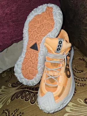 حذاء nike acg جديد