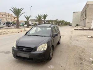 كيا روندو كارينز امريكية للبيع موديل 2008 محرك 27 تلات صفات