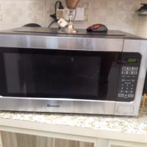DLC 20 - 24 Liters Microwave in Basra